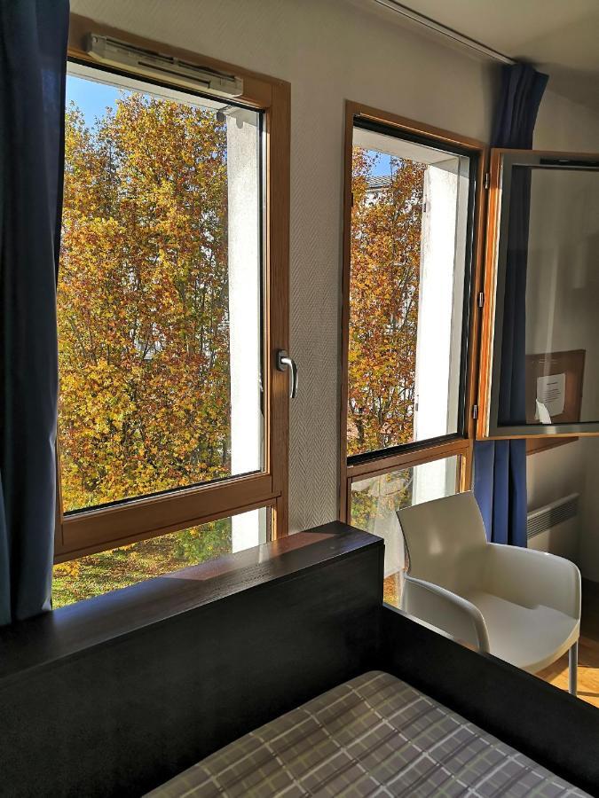 Studio lumineux 10 min à La Défense Rueil-Malmaison Extérieur photo
