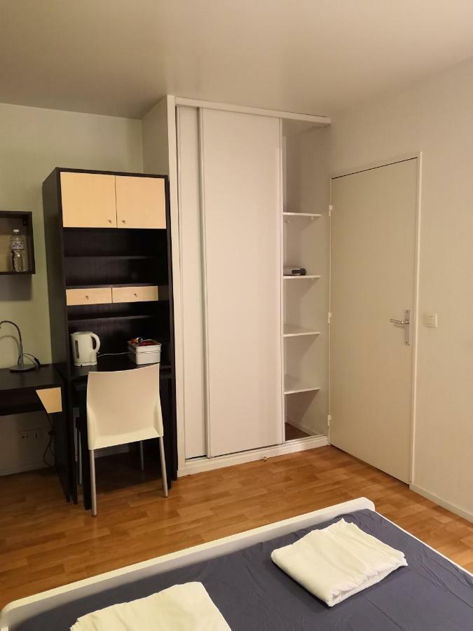 Studio lumineux 10 min à La Défense Rueil-Malmaison Extérieur photo