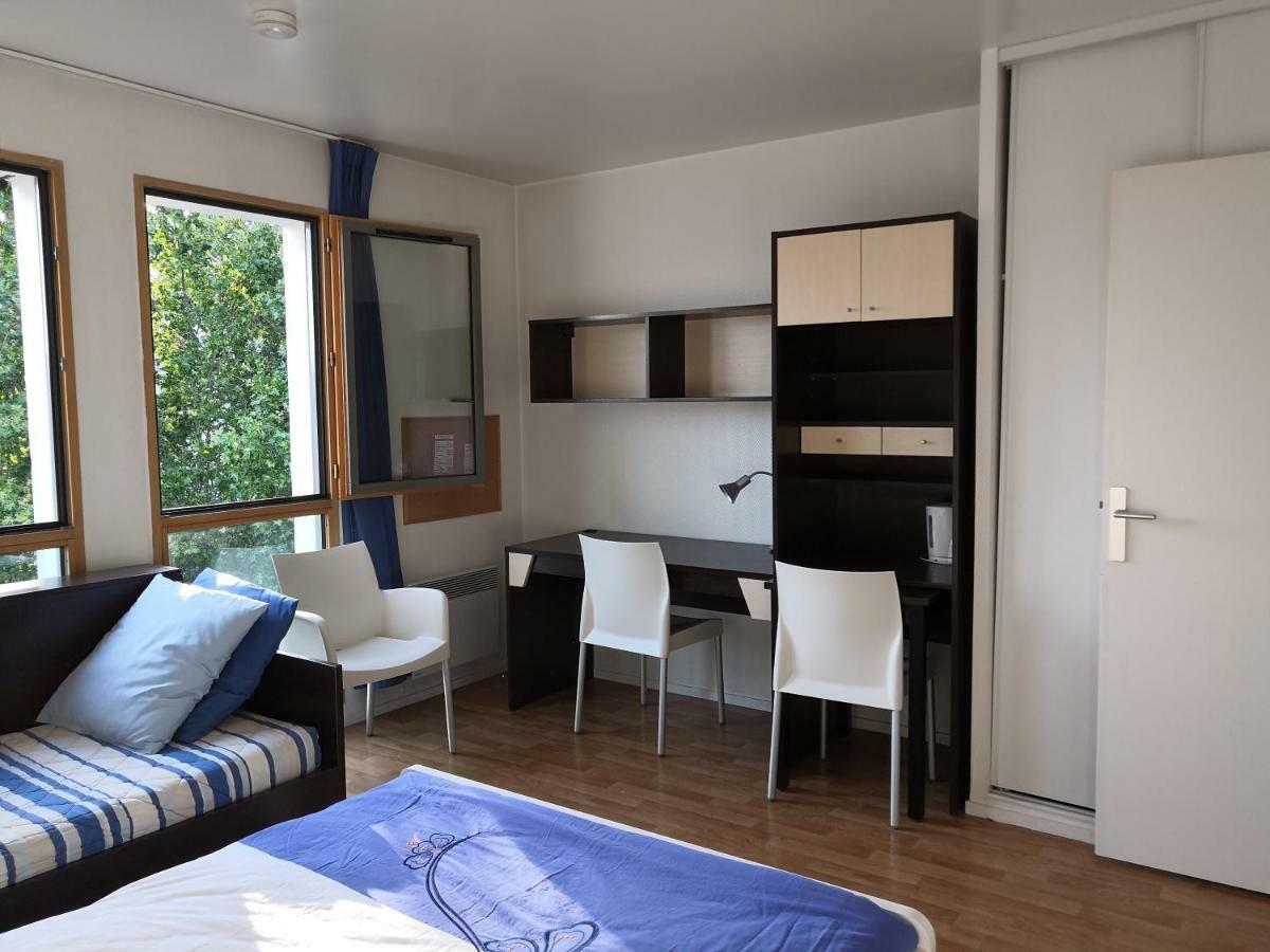 Studio lumineux 10 min à La Défense Rueil-Malmaison Extérieur photo